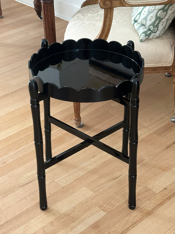 BLACK SCALLOP TRAY TABLE