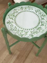 GREEN TEA SCALLOP TRAY TABLE