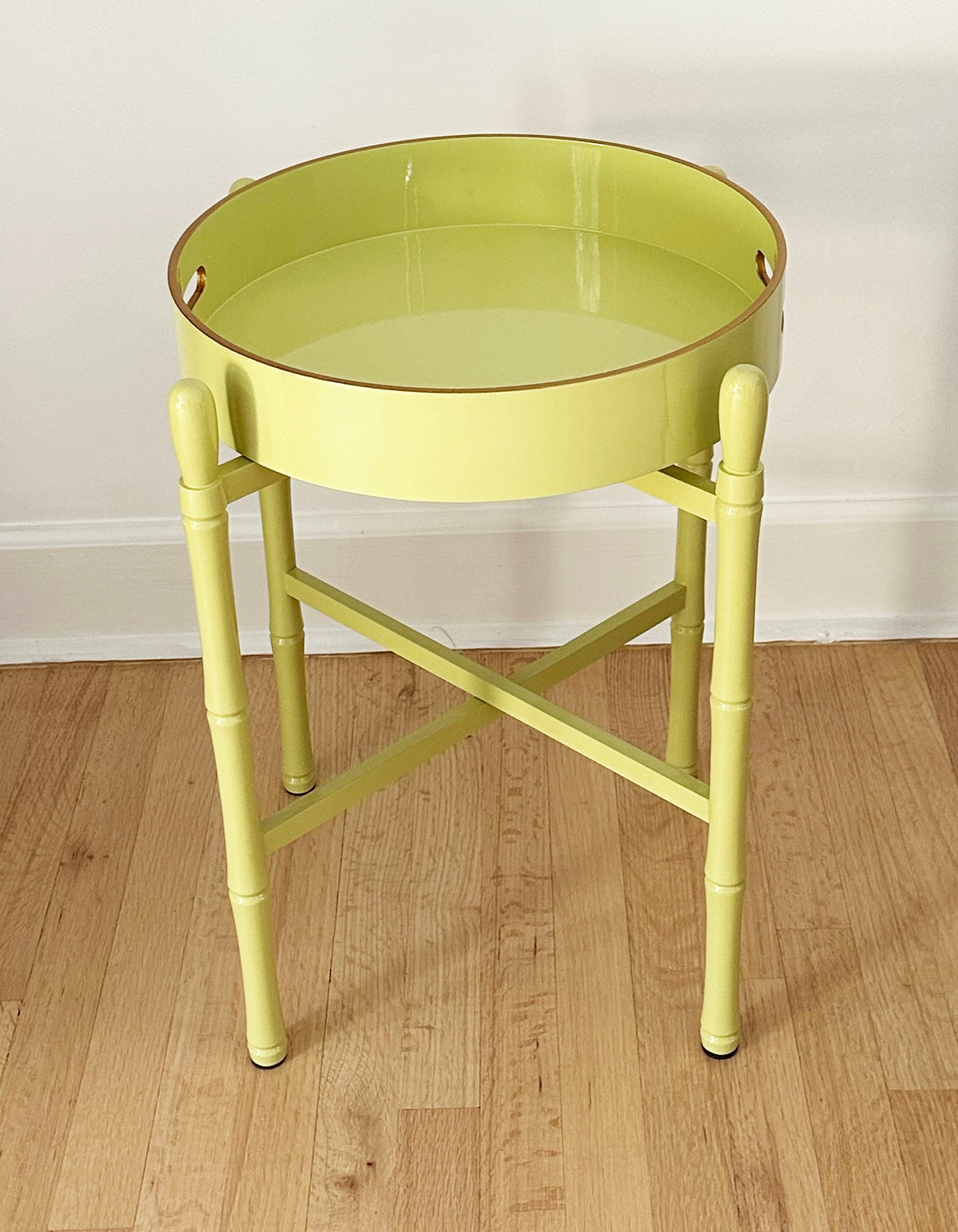 ROUND LACQUER TRAY TABLE LIME
